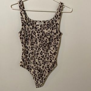Aritzia babaton contour leopard print bodysuit
